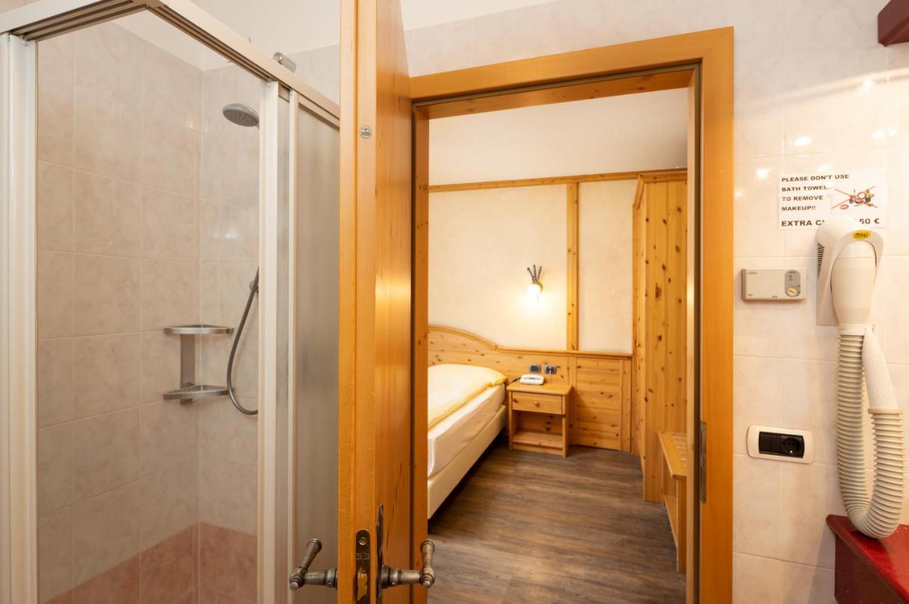 Hotel La Pastorella Livigno Ngoại thất bức ảnh